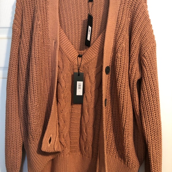 New with tags Banana Republic sweater set - Picture 3 of 5